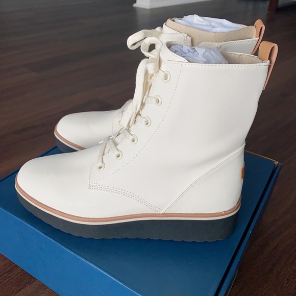 Brand new boot - Picture 7 of 9